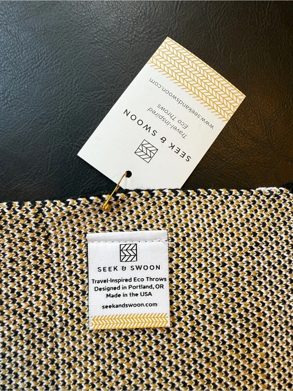 Gorgeous Knit Throw Blanket Seek and Swoon Envie MCM Vintage Chevron & Geometric - Picture 4 of 11